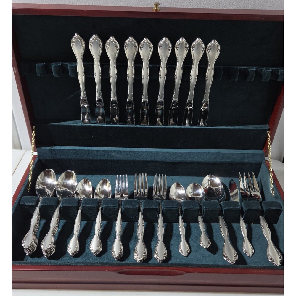 46 Pc Oneida Satin Easton USA Stainless Flatware Set With Box
